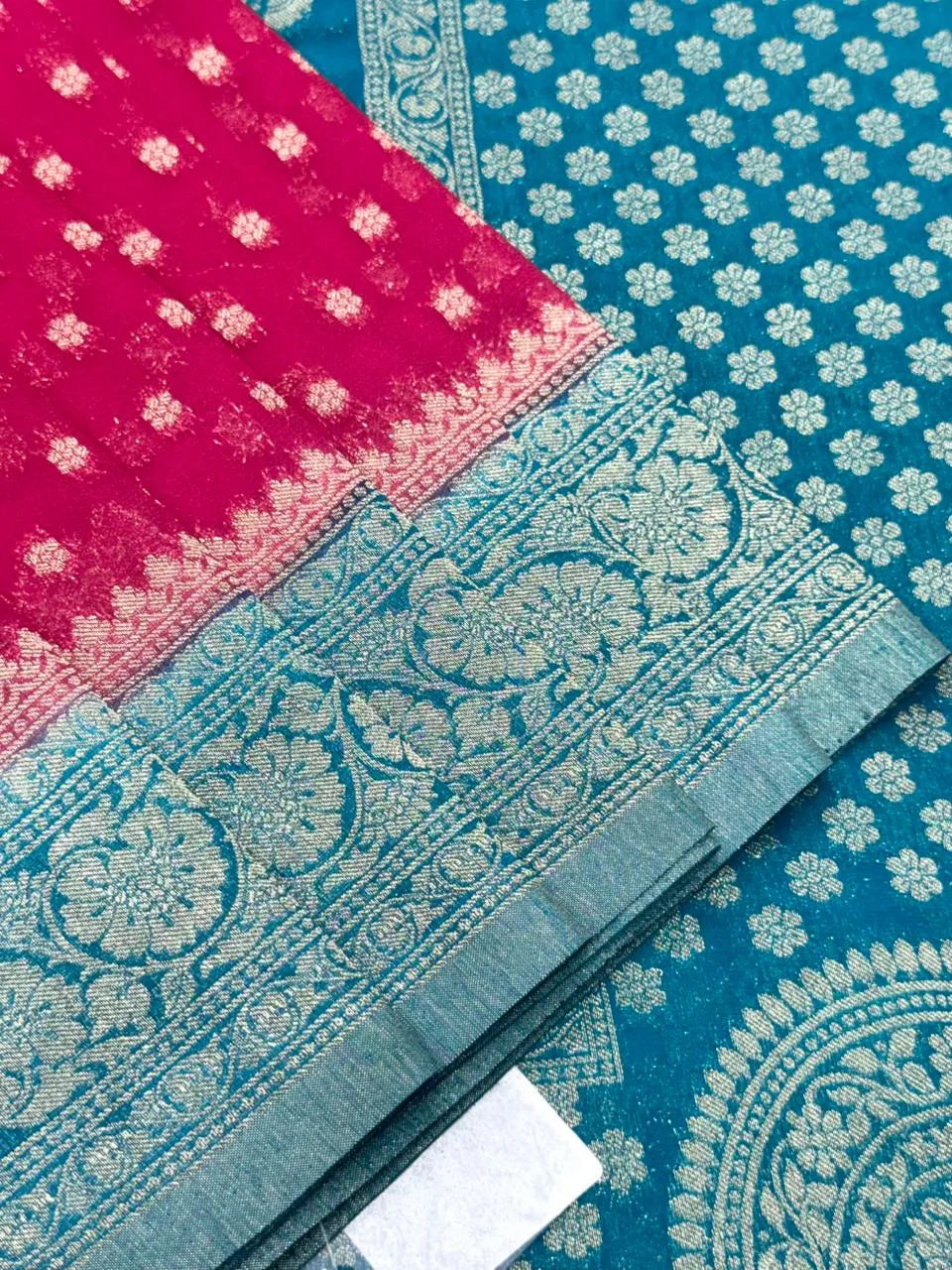 Handwoven Georgette Buta Saree