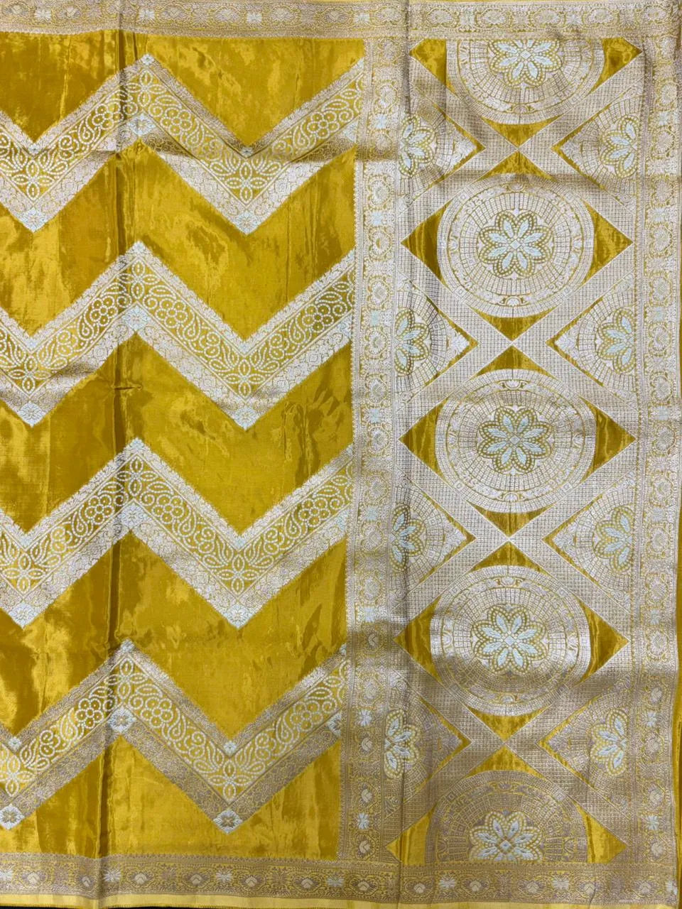 Traditional Mashru Silk Saree with Modern Appeal (Zyra Print) 