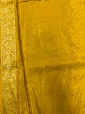 Traditional Mashru Silk Saree with Modern Appeal (Zyra Print) 