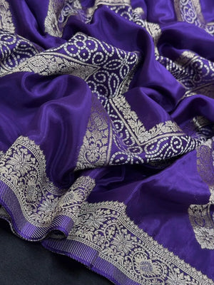 Traditional Mashru Silk Saree with Modern Appeal (Zyra Print) 