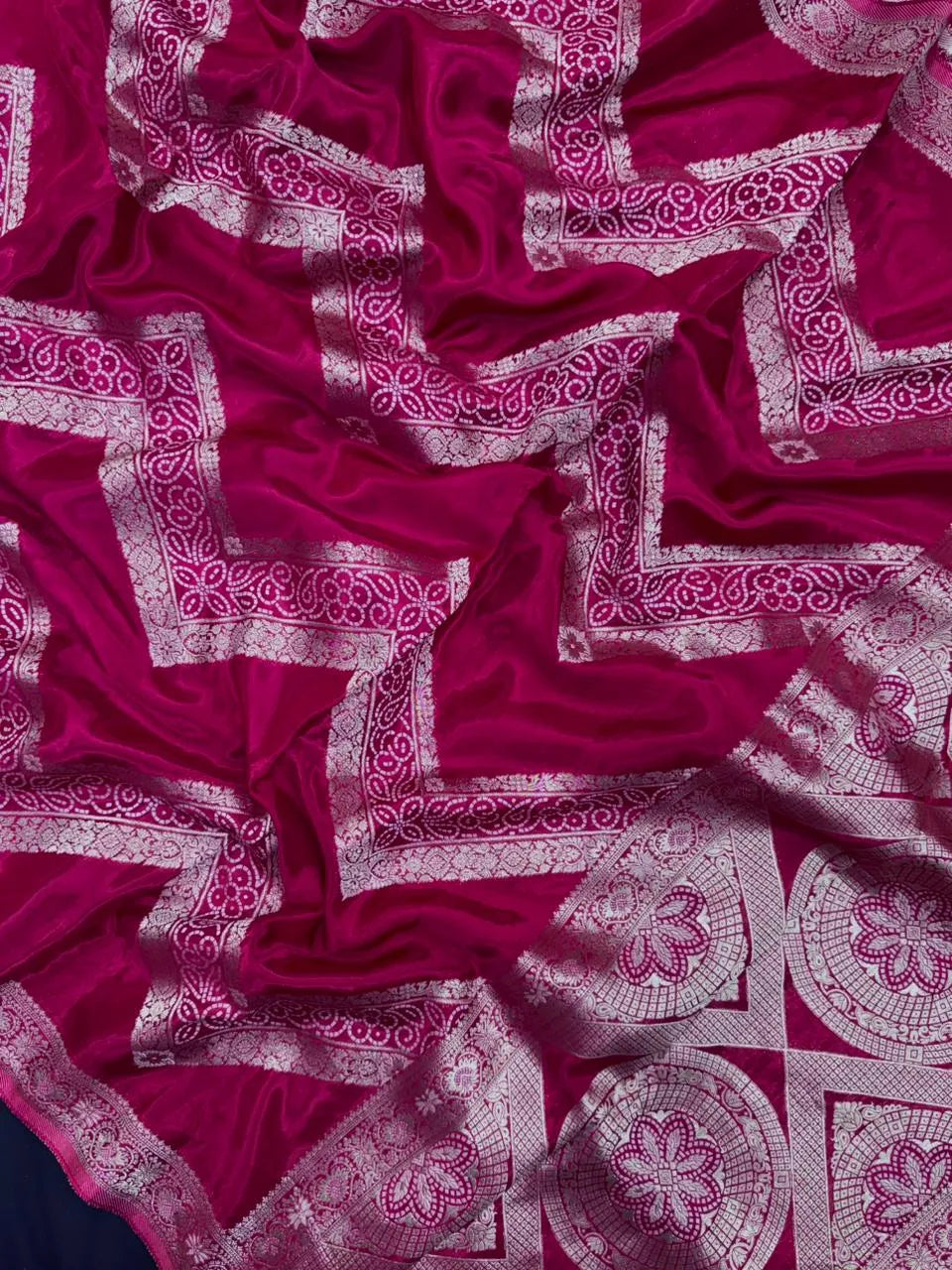 Traditional Mashru Silk Saree with Modern Appeal (Zyra Print) 