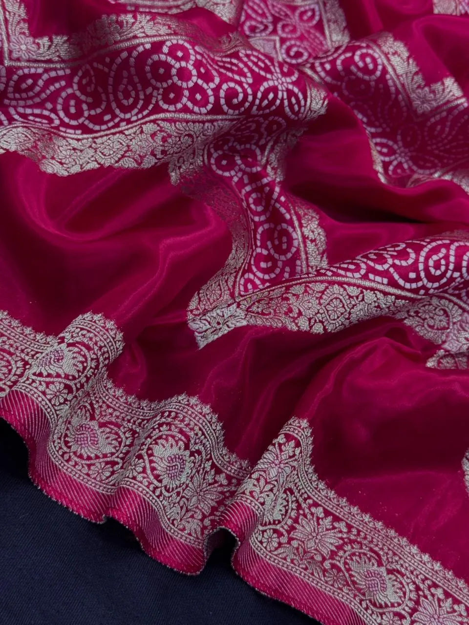 Traditional Mashru Silk Saree with Modern Appeal (Zyra Print) 