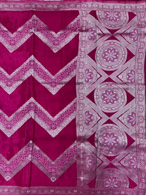 Traditional Mashru Silk Saree with Modern Appeal (Zyra Print) 
